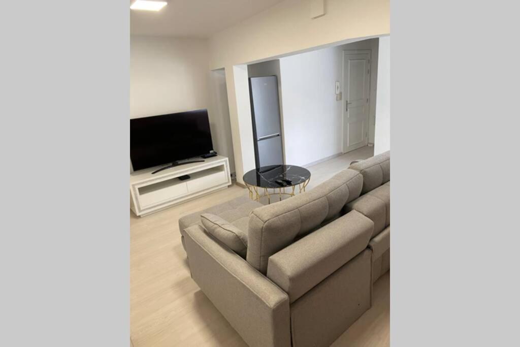 Au Coeur De Bruxelles Un Superbe Appartement . Luaran gambar